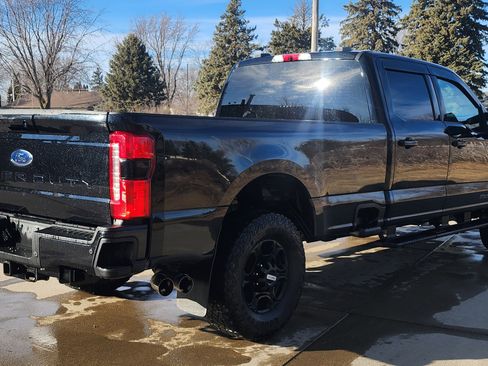 Used 2023 Ford F250 XLT w/ XLT Premium Package image 4