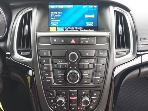 Used 2018 Buick Cascada Premium image 13