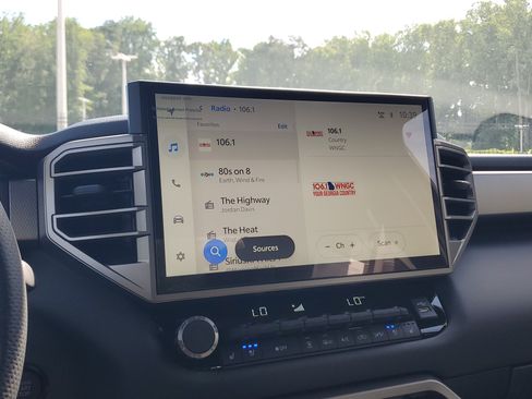 New 2026 Toyota Tundra Limited AWD/4WD image 24