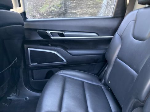 Used 2020 Kia Telluride S w/ S 8 Passenger Seating Package AWD/4WD image 40