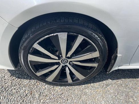 Used 2019 Nissan Altima 2.5 SR w/ SR Premium Package AWD/4WD image 29