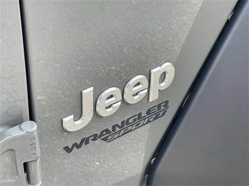 Used 2020 Jeep Wrangler Sport image 29