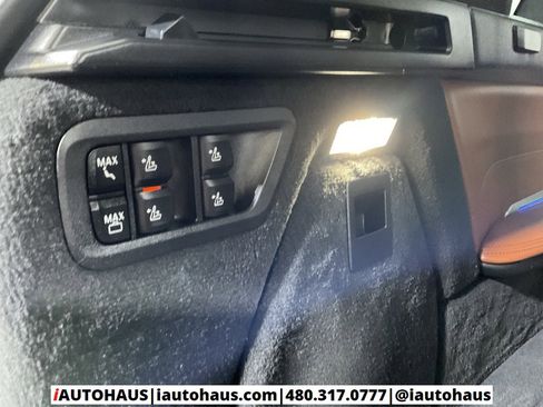 Used 2022 BMW X7 M50i image 17