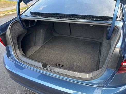 Certified 2021 Volkswagen Jetta R-Line FWD image 22