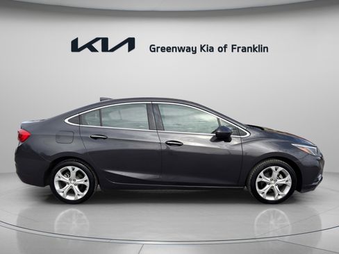 Used 2017 Chevrolet Cruze Premier image 8