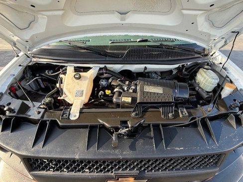 Used 2013 Chevrolet Express 2500 image 24