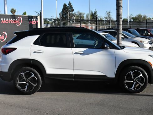 Used 2023 Chevrolet TrailBlazer RS w/ Convenience Package image 9