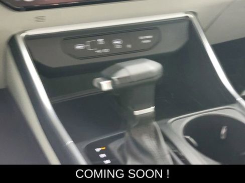 Used 2025 Kia Carnival EX image 25