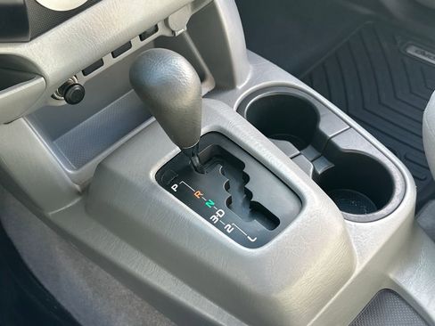 Used 2011 Toyota Tacoma 2WD Regular Cab image 16