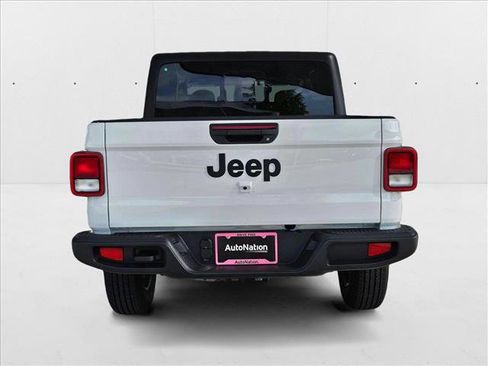 New 2025 Jeep Gladiator Sport image 8