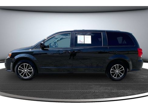 Used 2019 Dodge Grand Caravan GT FWD image 17
