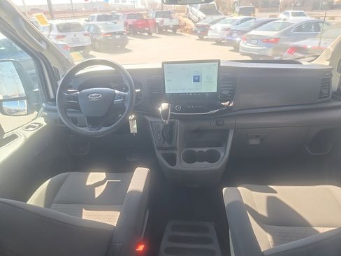 Used 2023 Ford Transit 350 XLT image 7