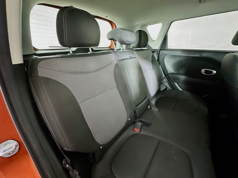 Used 2019 Kia Soul + image 24