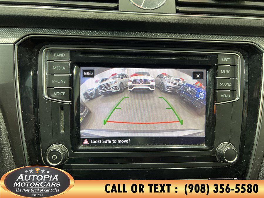Used 2017 Volkswagen Passat 1.8T R-Line FWD image 33