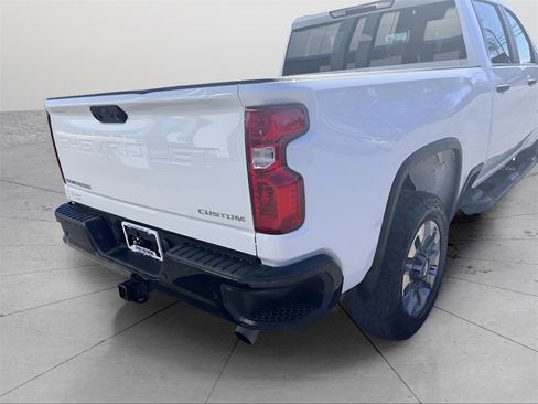 Used 2025 Chevrolet Silverado 2500 Custom w/ Custom Value Package image 7