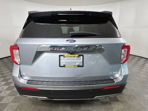 Used 2023 Ford Explorer XLT AWD/4WD image 4