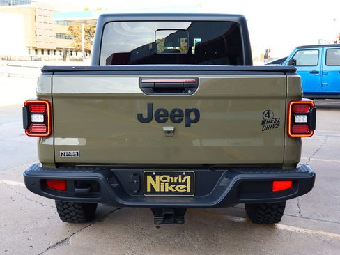 Used 2025 Jeep Gladiator Willys image 13