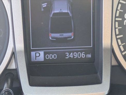 Used 2019 Toyota Tacoma SR5 AWD/4WD image 9