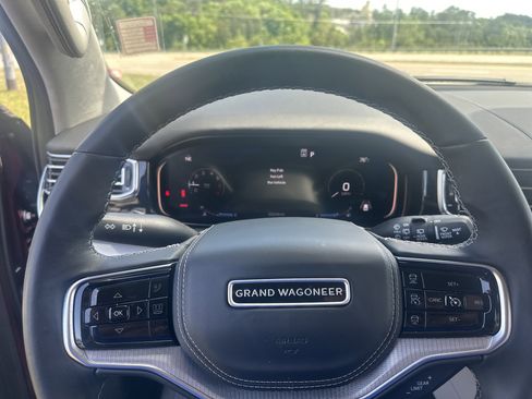 Used 2023 Jeep Grand Wagoneer Series II w/ Premium Group II AWD/4WD image 44