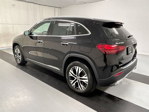 Used 2025 Mercedes-Benz GLA 250 4MATIC image 6