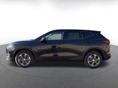 Used 2025 Chevrolet Blazer LT FWD image 9