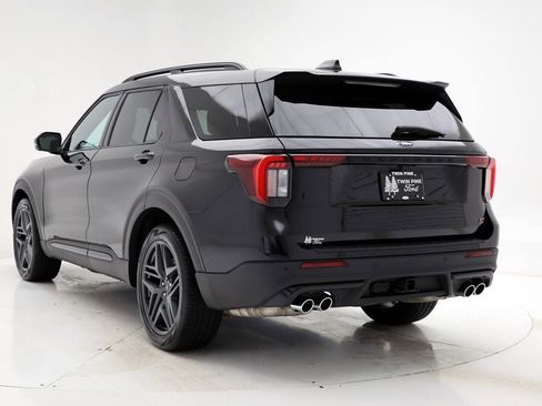 Used 2025 Ford Explorer ST image 7