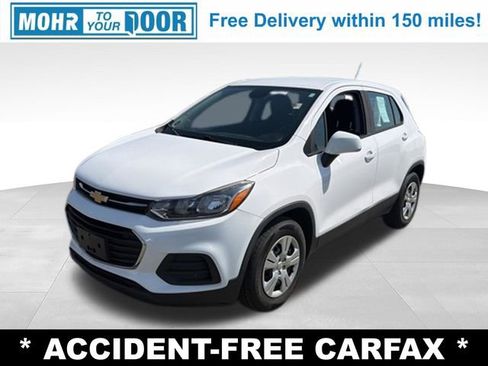 Used 2018 Chevrolet Trax LS FWD image 1