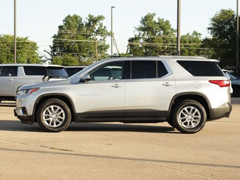 Used 2018 Chevrolet Traverse LT w/ LPO, 'HIT The Road' Package AWD/4WD image 4