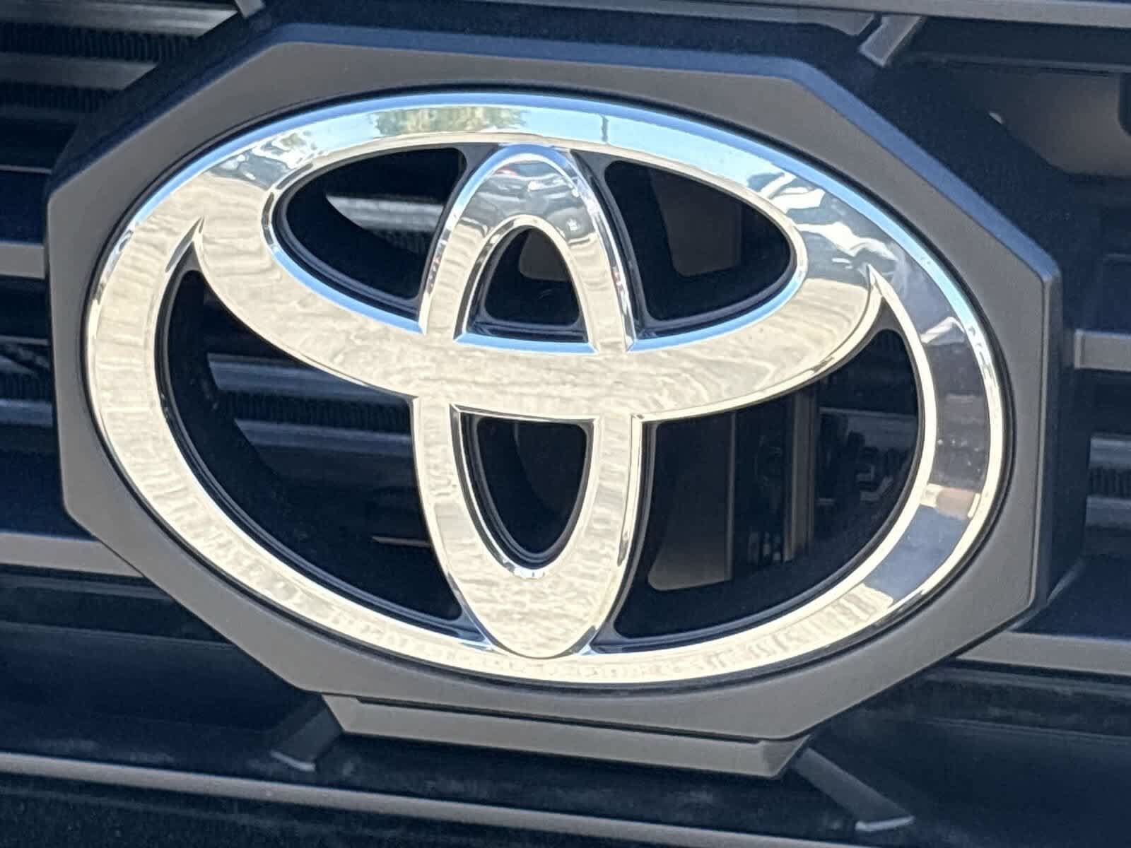 Used 2025 Toyota 4Runner TRD Off-Road AWD/4WD image 33