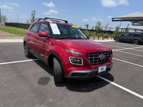 Certified 2023 Hyundai Venue Limited FWD image 2