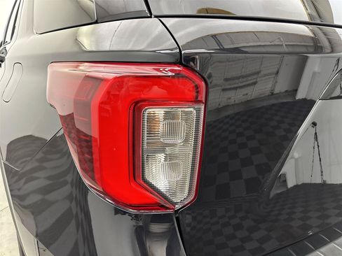 Used 2023 Ford Explorer ST-Line w/ Class IV Trailer Tow Package AWD/4WD image 19