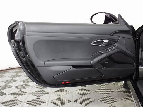 Used 2021 Porsche 718 Boxster image 24