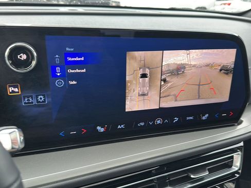 Certified 2024 Chevrolet Traverse LT w/ LPO, Floor Liner Package image 37