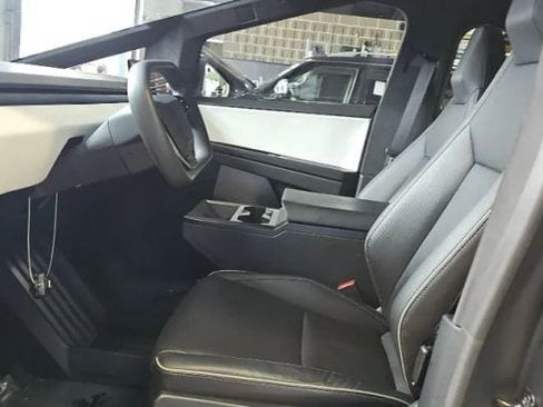 Used 2024 Tesla Cybertruck AWD Crew Cab image 3