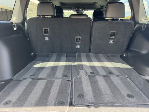 New 2025 Jeep Grand Cherokee Altitude image 9