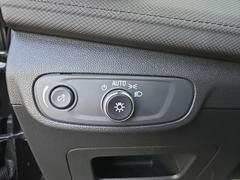 Used 2025 Chevrolet TrailBlazer LT image 14