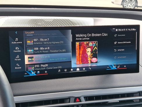 Used 2025 BMW iX xDrive50 w/ Premium Package image 18