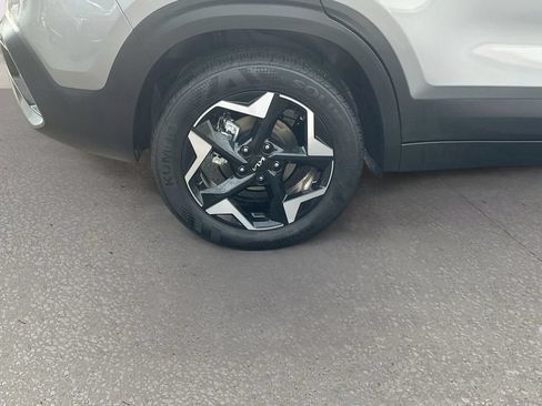 Certified 2025 Kia Seltos S FWD image 29