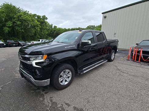 Used 2024 Chevrolet Silverado 1500 LT w/ Leather Package AWD/4WD image 3