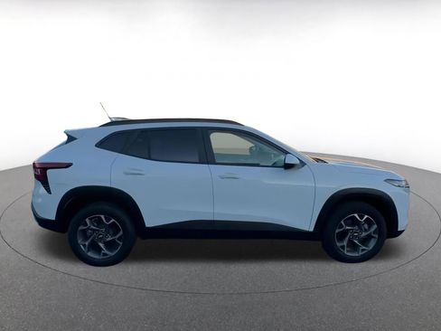 Used 2025 Chevrolet Trax LT image 16