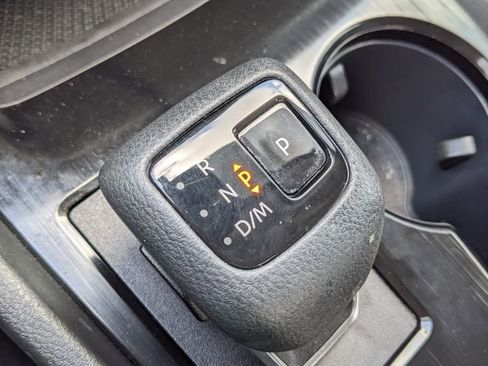 Used 2023 Nissan Rogue SV image 53