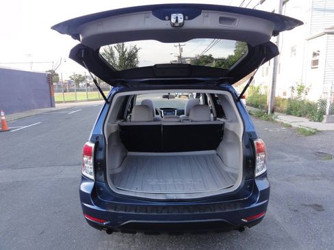 Used 2013 Subaru Forester 2.5X Premium w/ All-Weather Plus Pkg AWD/4WD image 35