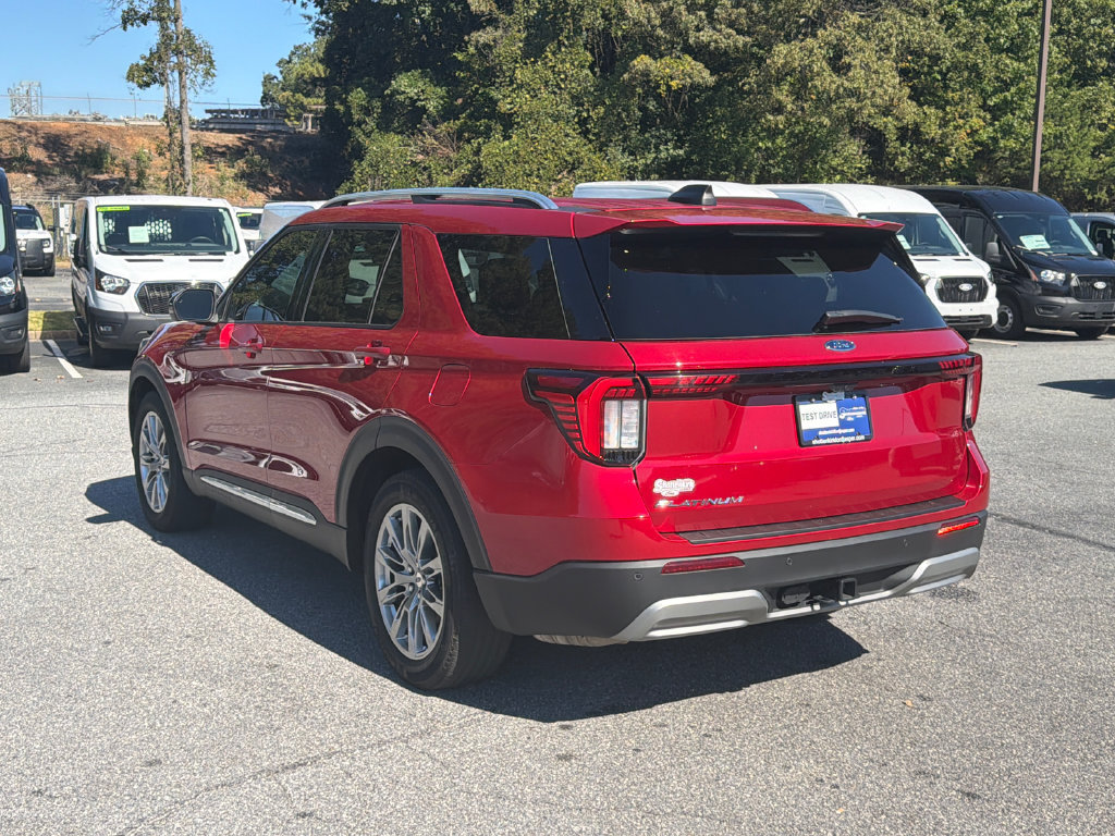 Used 2025 Ford Explorer Platinum RWD image 5