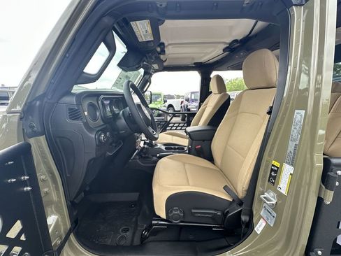 New 2026 Jeep Gladiator Sport AWD/4WD image 28