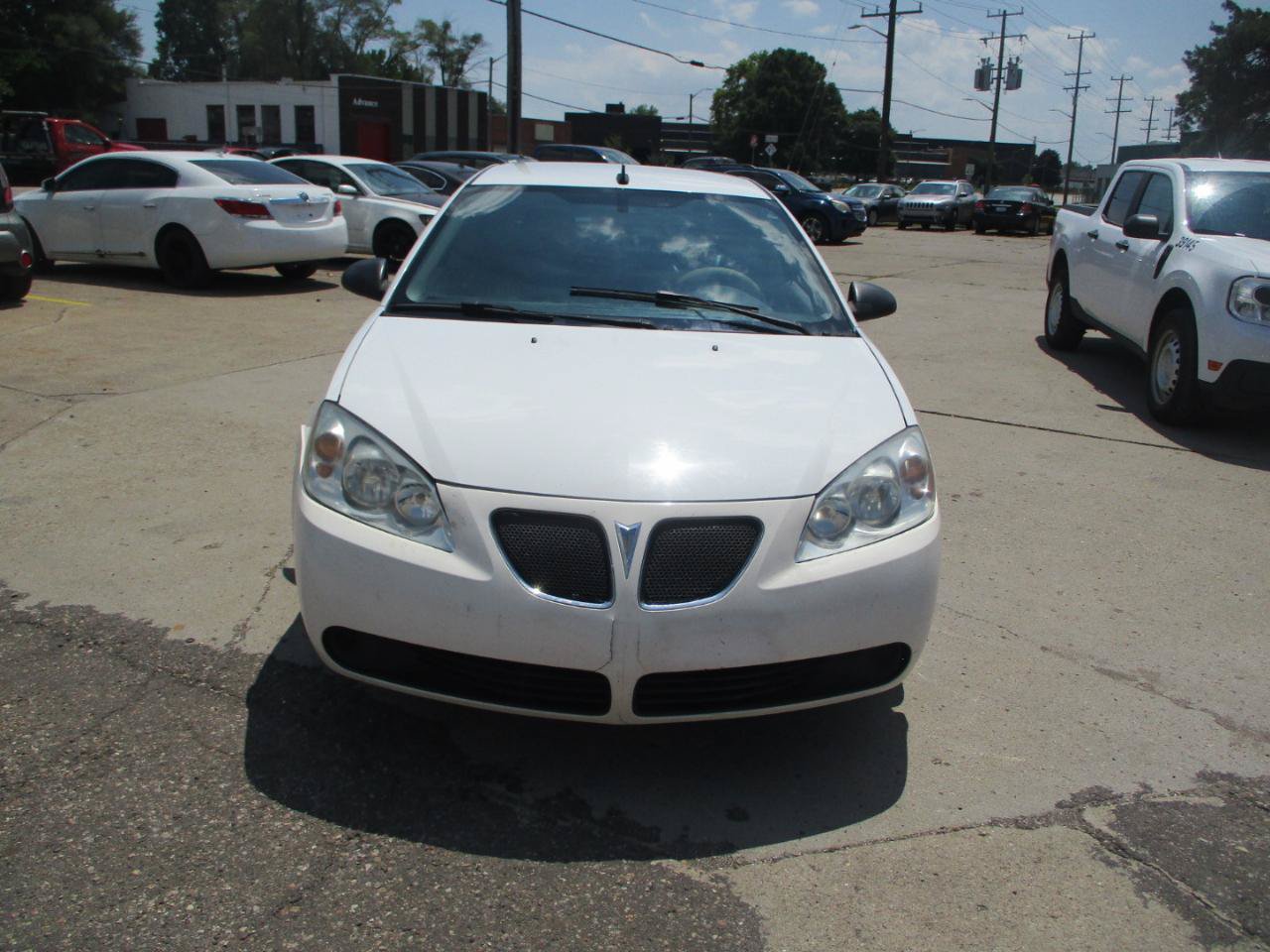 Used 2009 Pontiac G6 Sedan w/ Sport Package 2 FWD image 3