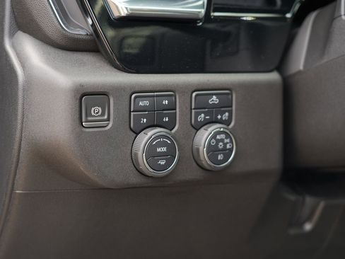 Used 2024 Chevrolet Silverado 1500 RST image 17