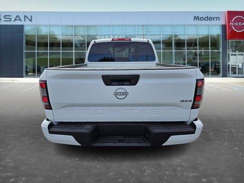 Certified 2025 Nissan Frontier SV image 6