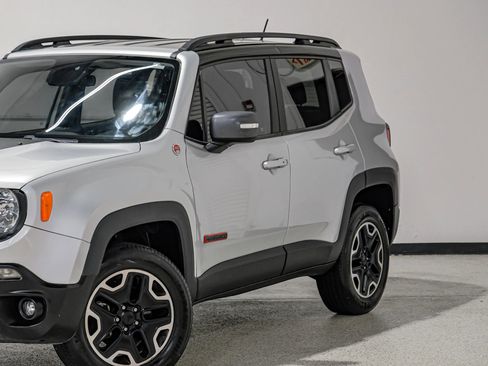 Used 2017 Jeep Renegade Trailhawk image 11