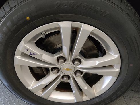Used 2017 Chevrolet Equinox LS FWD image 31