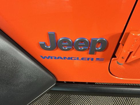 Used 2023 Jeep Wrangler Unlimited Rubicon 4xe w/ Cold Weather Group AWD/4WD image 11
